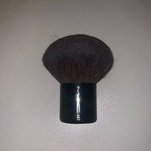 MAC 182 kabuki brush
